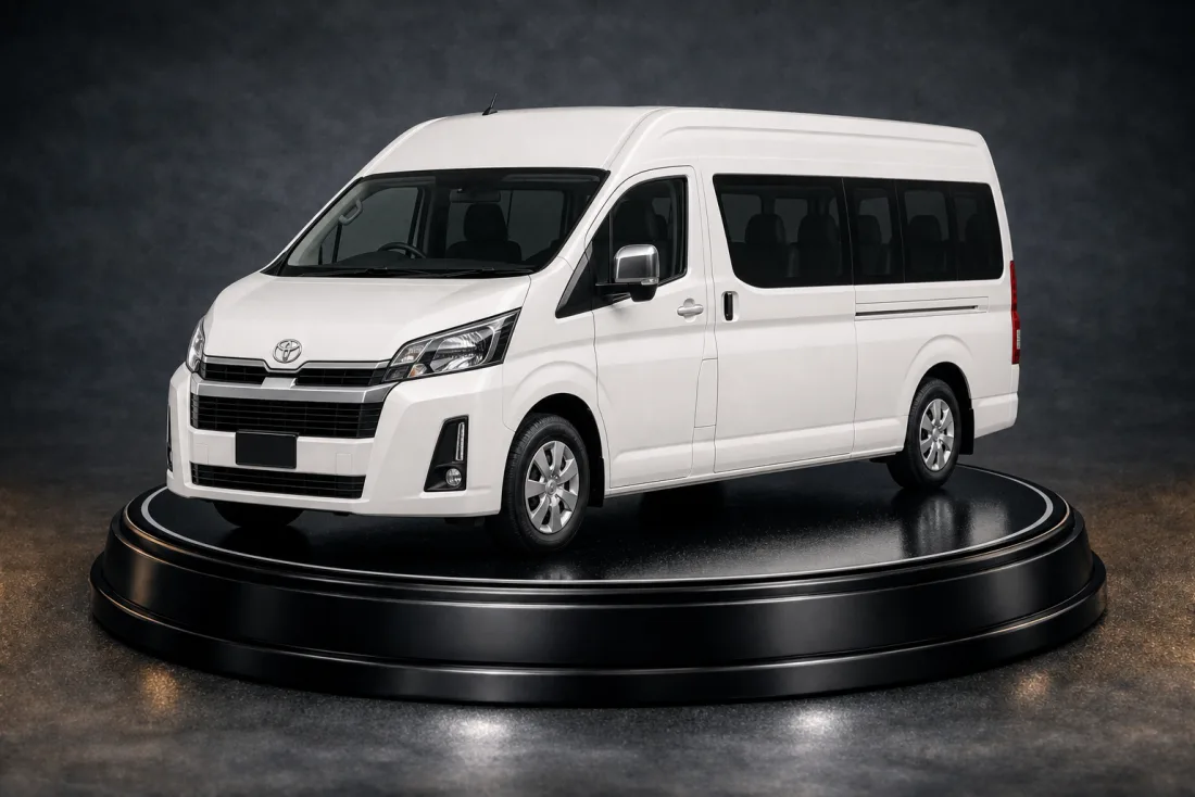 Новый Toyota HiAce для поездки в Ранонг